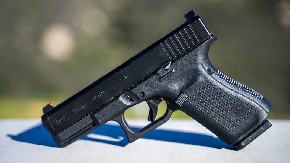 Glock 17 Gen 4 Review and Dirt Test [2019]